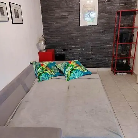 Apartment 2 Pieces